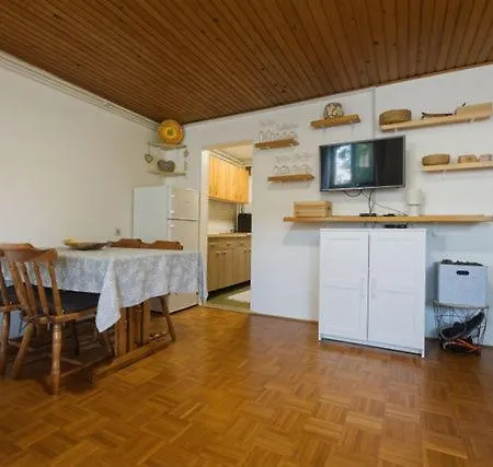 Vineyard Nook Apartment